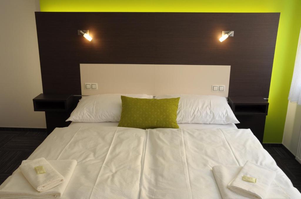 Hotel Kaskada Ledeč nad Sázavou Chambre photo